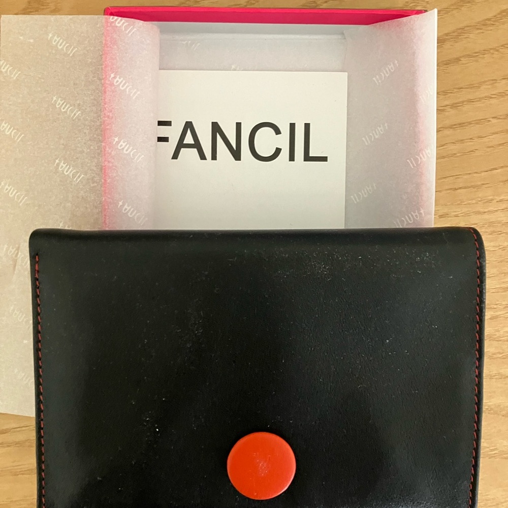 Facil wallet.
